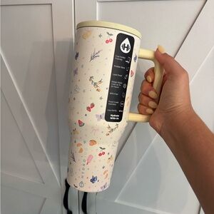 HydroJug x Acta Tori Halford Berries and Cream 40oz